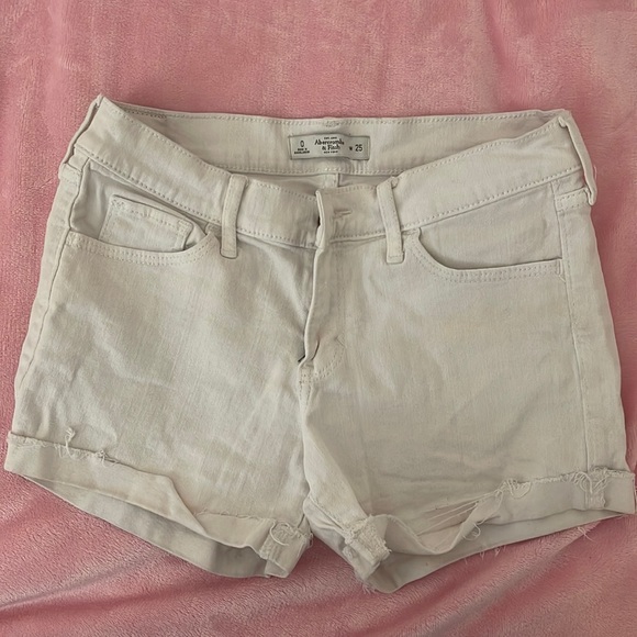abercrombie & fitch white shorts - Picture 2 of 3